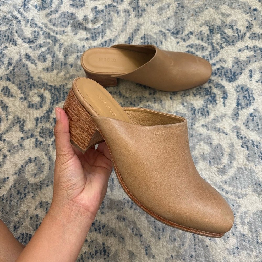 Nisolo everyday nude mules